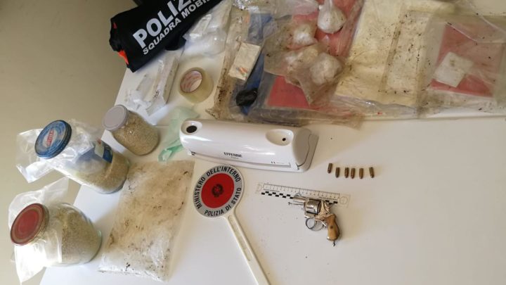 Cervaro – 34enne trovato con oltre 1 kg di cocaina e una pistola, arrestato
