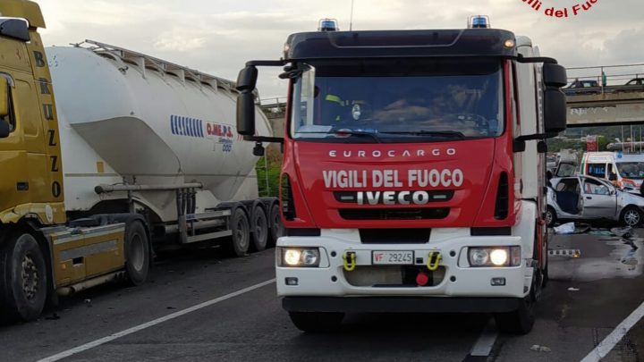 Incidente stradale mortale sulla variante tra Santa Maria Capua Vetere a Maddaloni