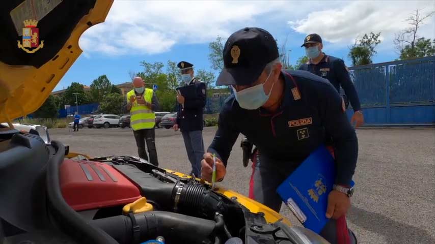 Cassino – La Polizia stradale sottopone a fermo amministrativo una Ferrari noleggiata abusivamente