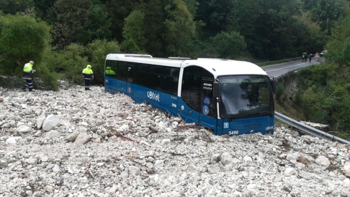 Maltempo, pullman del Cotral travolti da smottamento a San Biagio