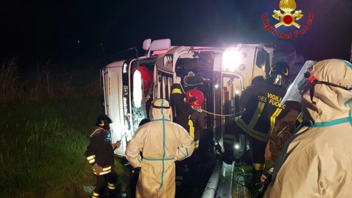 Incidente in autostrada A1 – si ribalta con l’autotreno, autista ferito