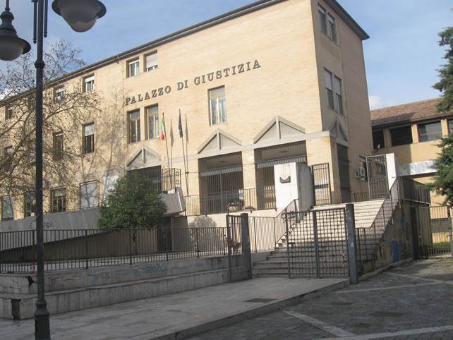 Picchia un 14enne disabile, 50enne sotto processo a Cassino