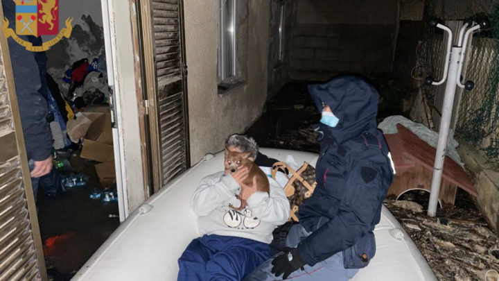 Nubifragio ad Ostia, 10 persone messe in salvo dalla Polizia
