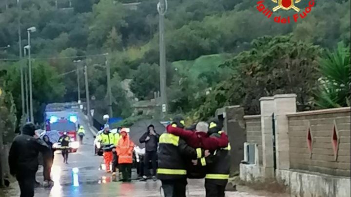 Esonda un torrente, persone messe in salvo dai Vigili del Fuoco a Formia e Gaeta