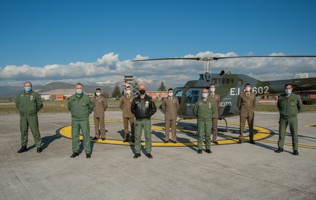 Frosinone – Undici piloti dell’Aviazione dell’Esercito (AVES) hanno conseguito il brevetto militare di pilota di elicottero