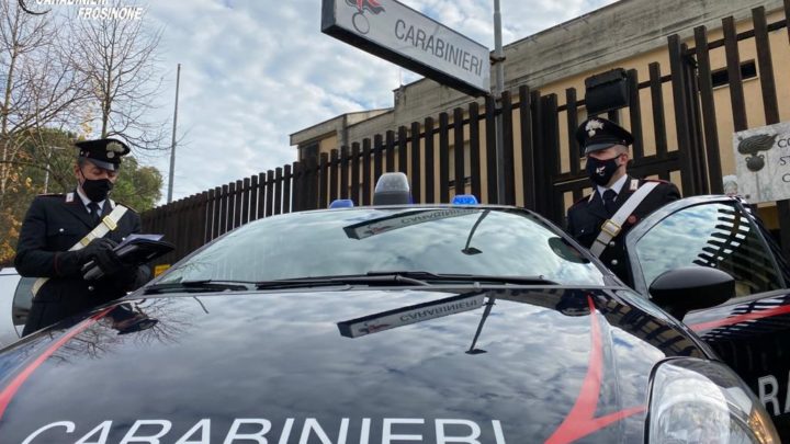 Cassinate – Sorpresi dai carabinieri a consumare alcolici al bancone del bar dopo le 18, multati