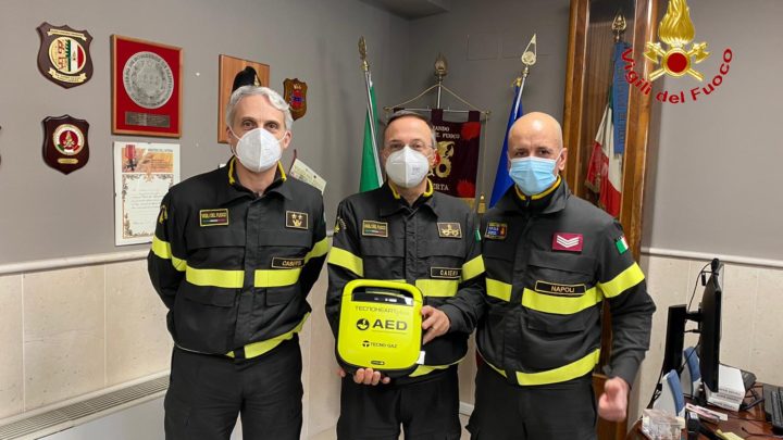 Un nuovo defibrillatore semiautomatico per i Vigili del Fuoco di Caserta
