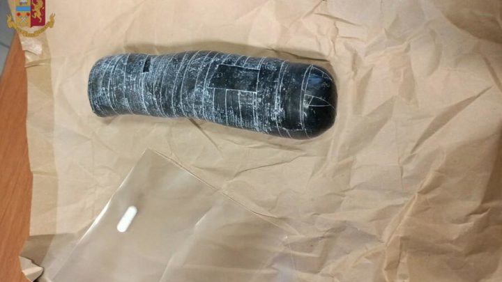 Un cilindro da 3 etti di eroina nelle parti intime, arrestata a Cassino 30enne di Sora