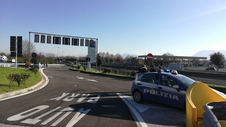 Protesta anti covid sull’A1 a Cassino, le partite Iva della Campania causano chilometri di coda