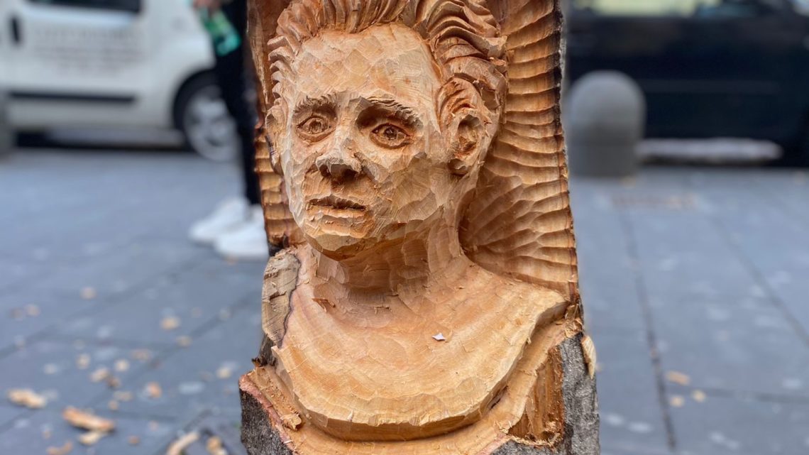 Napoli. L’Uomo di Strada di Andrea Gandini a piazza Carità