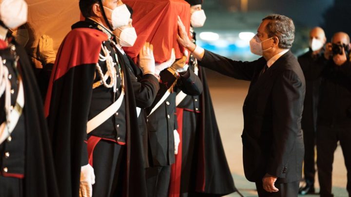 L’arrivo a Ciampino delle salme dell’Ambasciatore Luca Attanasio e del Carabiniere Vittorio Iacovacci – FOTO E VIDEO