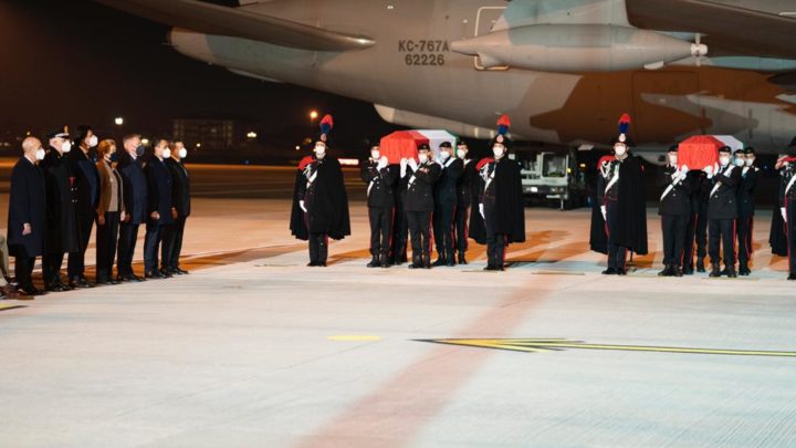 Italiani uccisi in Congo, colpiti da fucili Ak47