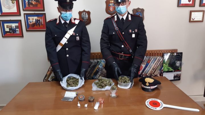 Settefrati – Scoperto dai carabinieri con due etti di marijuana, 22enne arrestato