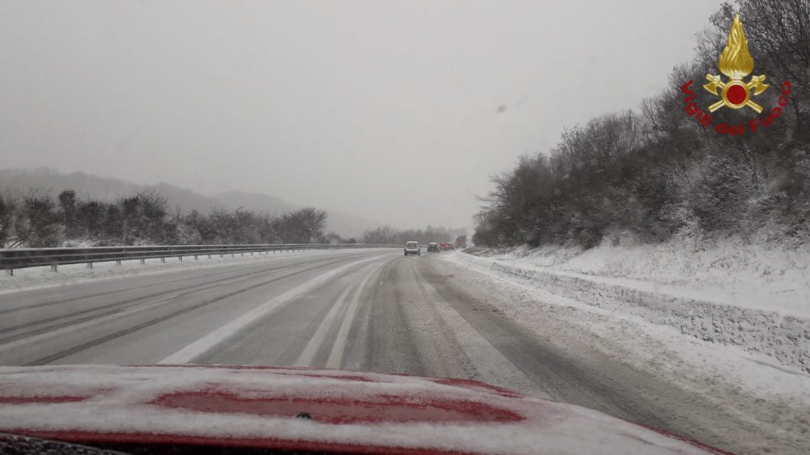 Neve a quote basse su Piemonte, Lombardia e Liguria. Allerta gialla su 8 regioni Neve a quote basse su Piemonte, Lombardia e Liguria. Allerta gialla su 8 regioni