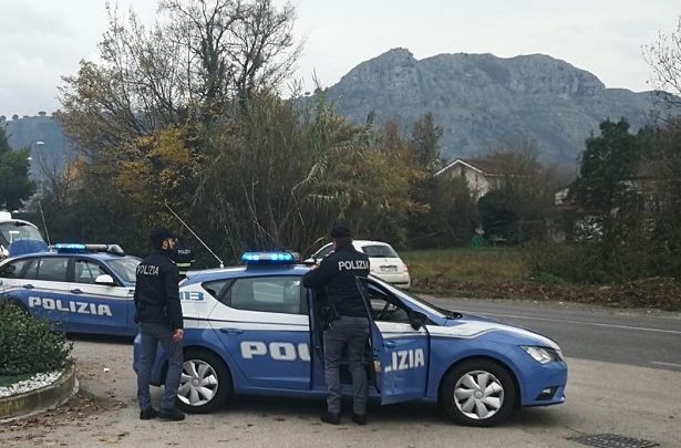 Cassino –  Operaio minaccia il suicidio: provvidenziale l’intervento della Polizia di Stato