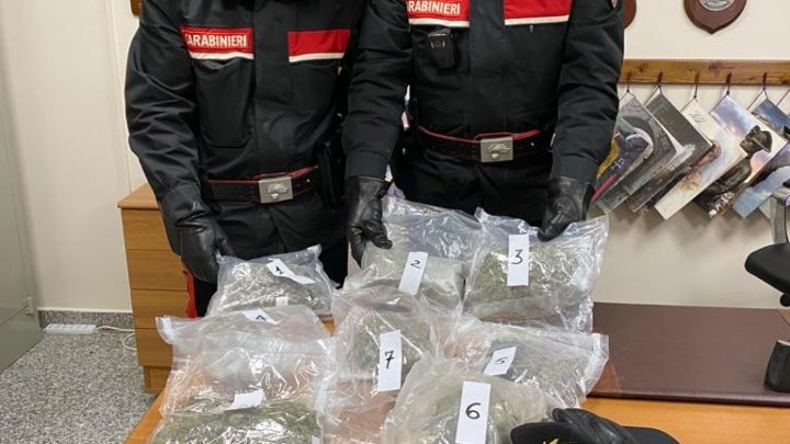 Scoperta dai carabinieri con quasi due chili di marijuana, 24enne arrestata a Piedimonte San Germano