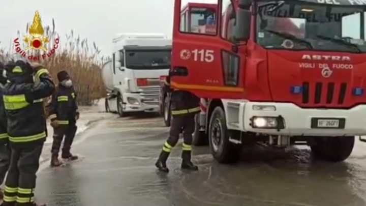 Sora: auto si incendia dopo scontro con camion ncidente sulla strada per Avezzano, un morto