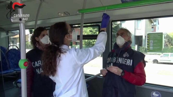 Controlli anti covid dei carabinieri del Nas sui mezzi di trasporto pubblico, 4 bus “positivi” a Frosinone