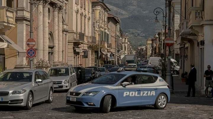 Urta con l’auto motorino elettrico per persone diversamente abili e fugge, denunciato 43enne a Sora