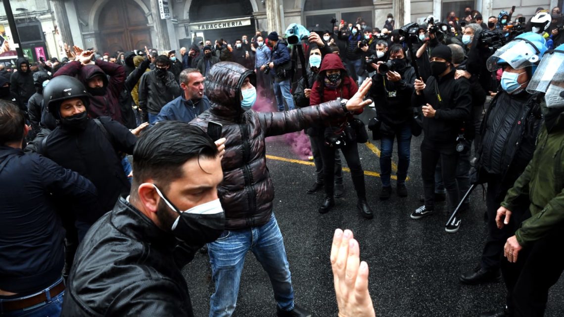 La rabbia dei ristoratori e commercianti nella manifestazione a Roma, 120 identificati