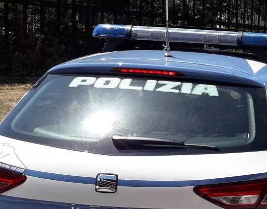 Violentano e rapinano prima un 16enne e poi la madre, arrestati due minorenni tunisini