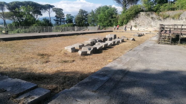 Cassino –  Teatro romano e anfiteatro ripuliuti dalle erbacce, le foto