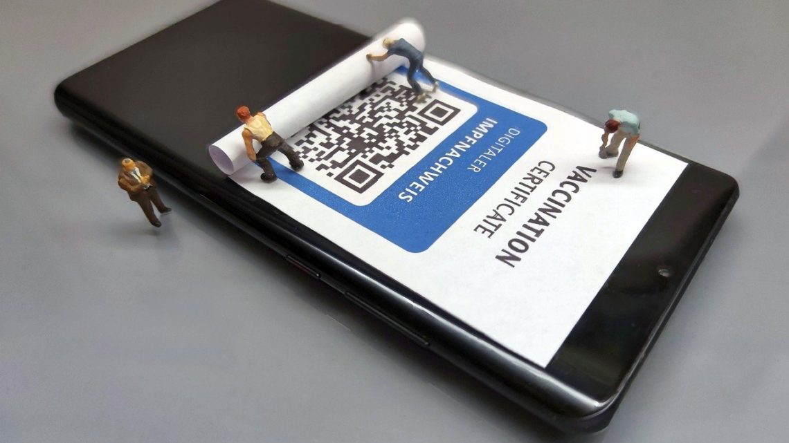 Tamponi covid o green pass per battesimi e comunioni, nessuna precauzione per accedere ai villaggi turistici, i bug della prevenzione Tamponi covid o green pass per battesimi e comunioni, nessuna precauzione per accedere ai villaggi turistici, i bug della prevenzione