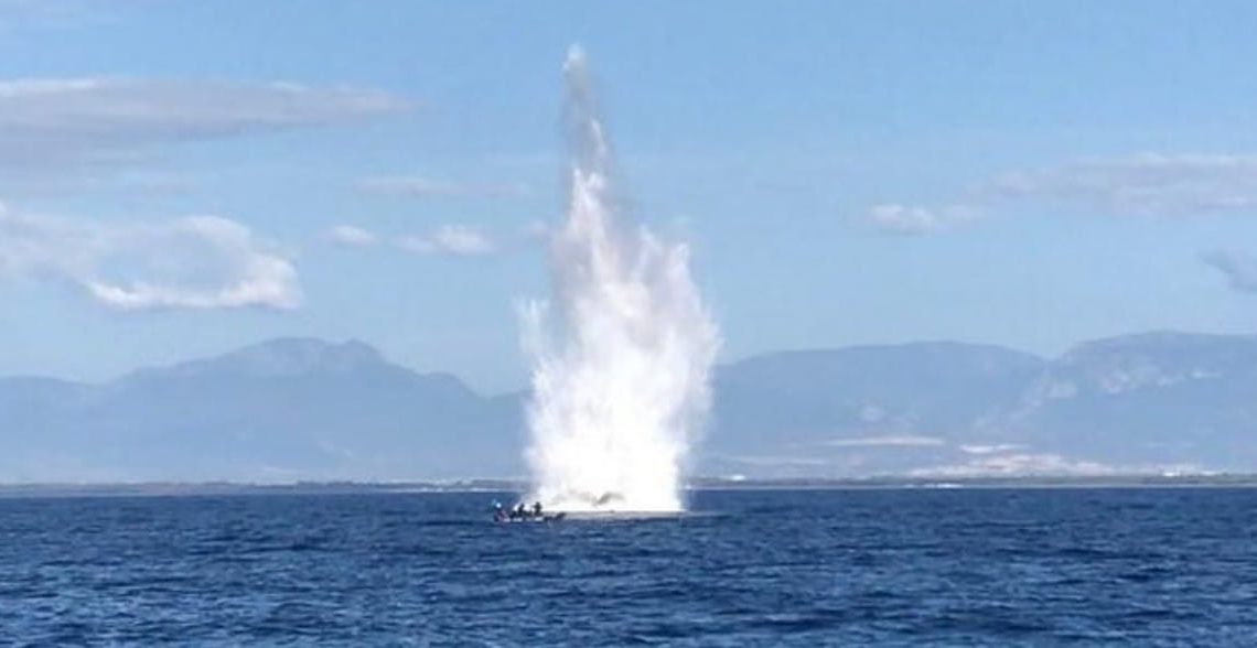 Formia – È stato fatto brillare in mare l’ordigno bellico rinvenuto nel porto