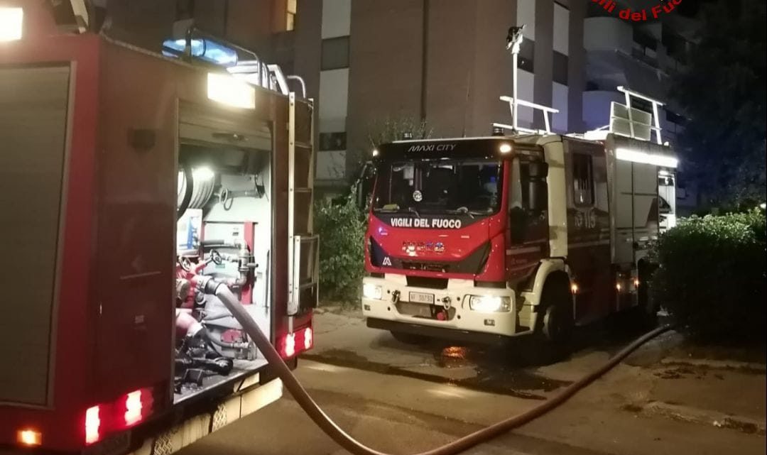 Latina – Garage distrutto da un incendio nel quartiere Nuova Latina ex Q4