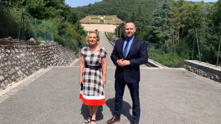 Nuovo presidente dell’Istituto polacco per la Memoria Nazionale Karol Nawrocki in visita al Cimitero Militare Polacco di Montecassino