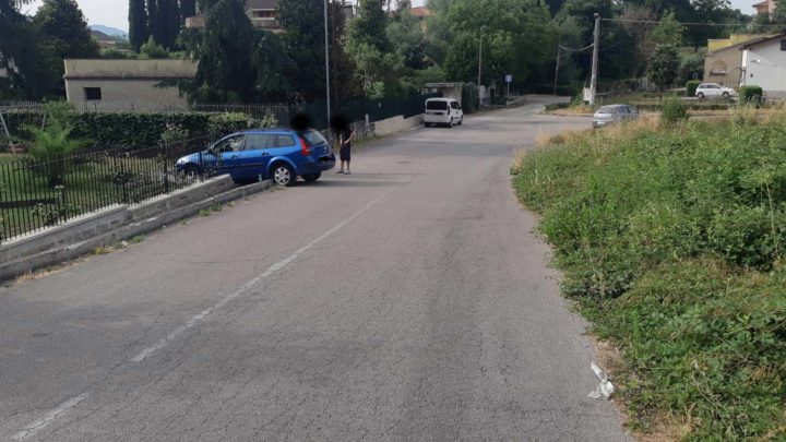 Cassino – Sbanda con l’auto e finisce fuori strada, il comitato Solfegna chiede manutezione più attenta