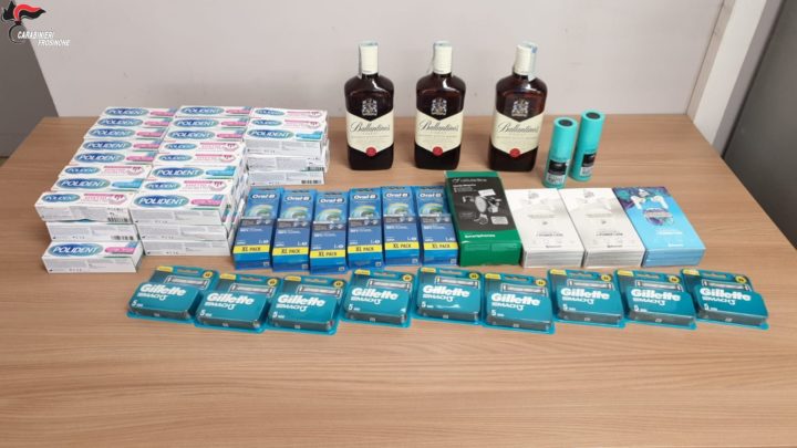 Cassino – Fa “spesa” al centro commerciale, arrestato 48enne