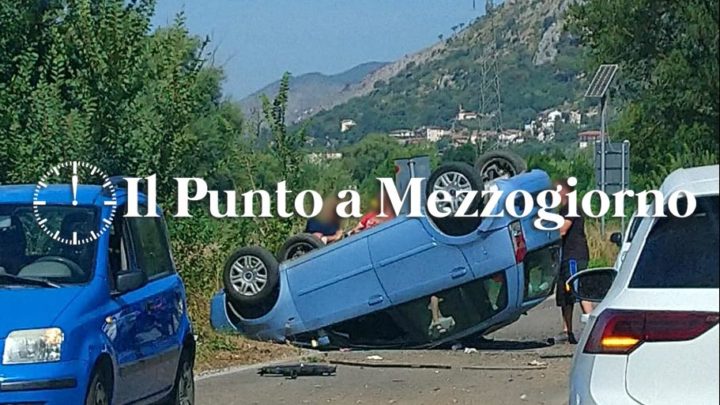 Cassino – Incidente stradale sulla provinciale dei Santi, auto si ribalta