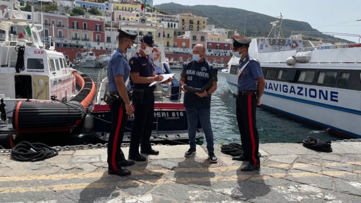 Ispezione dei carabinieri Nas a Ponza, 16 esercizi sanzionati per inosservanze igieniche e misure anti covid