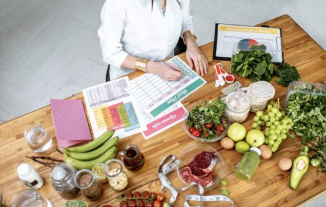 Alimentazione estiva: cosa mangiare durante la stagione calda