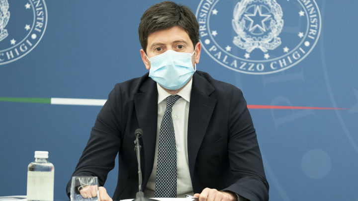 Minacce via email al ministro Speranza, denunciato un 35enne della provincia di Latina