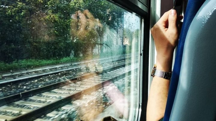 Violenza sessuale su 15enne sul treno per Civitavecchia, arrestato 34enne