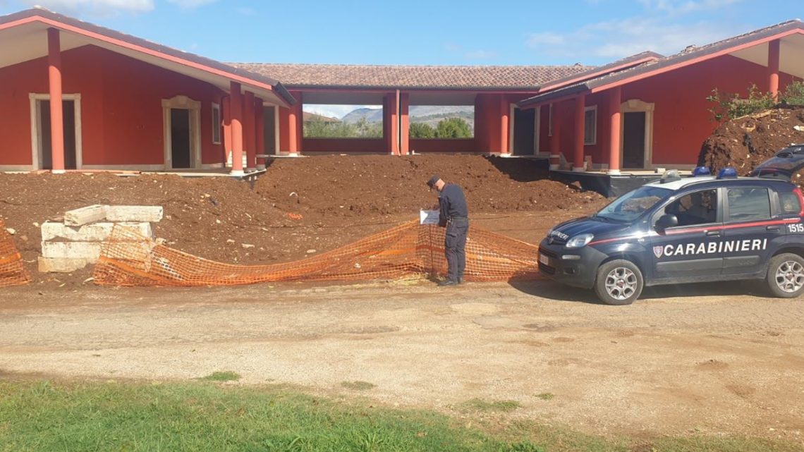 un magazzino diventa villa a Sonnino, 57enne denunciata per abuso edilizio