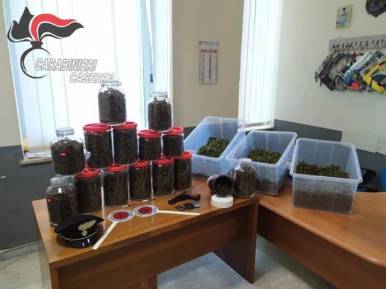 Orta di Atella - Ventunenne sorpreso dai Carabinieri con 10 chili di marijuana in casa, arrestato