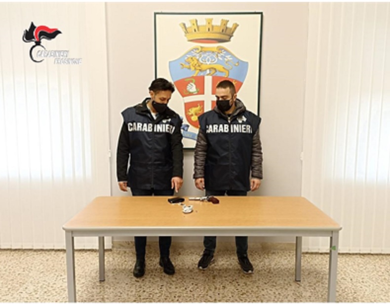 Spacciavano a Cassino “con amore”, 7 arresti per droga, 12 gli indagati