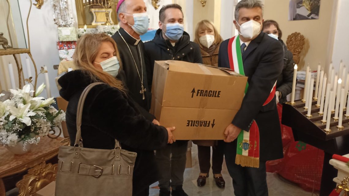 Cassino – Distribuiti i pacchidono natalizi ai cittadini bisognosi