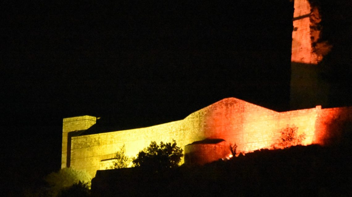 “Giornata Internazionale della Disabilità”, presentata la bandiera e la Rocca Janula si illumina dei suoi colori