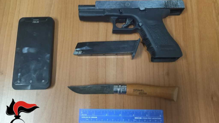 Furti e rapine nel Sorano, carabinieri arrestano “Lo struzzo” e il suo complice 17enne