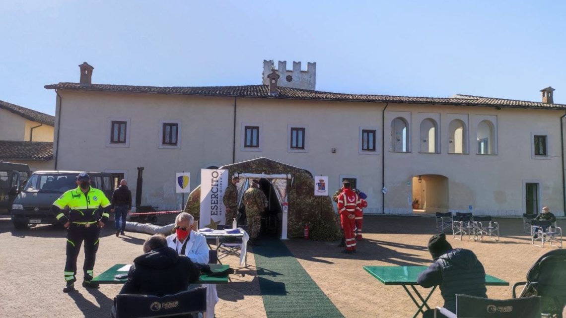 Frosinone, tour con 83 vaccini alla Villa comunale