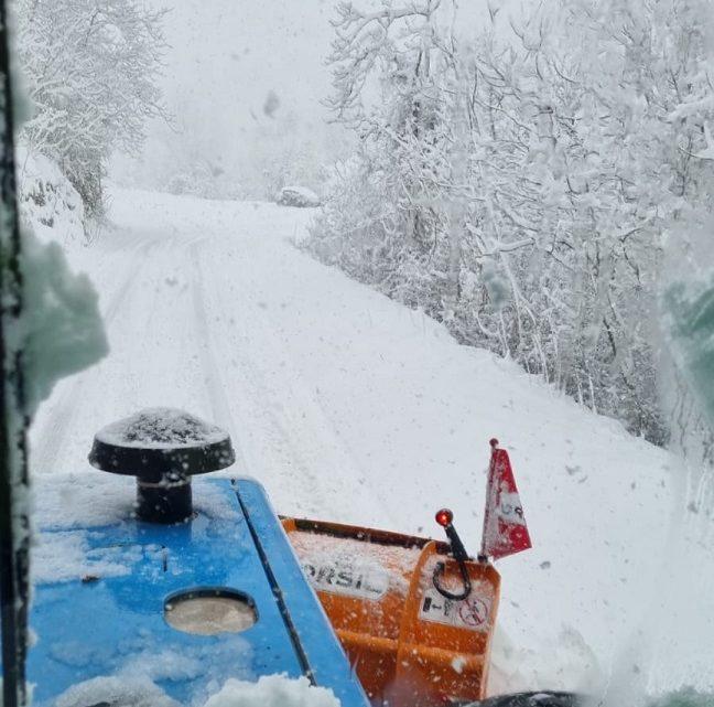 Neve Cassinate – Valle di Comino, in azione uomini e mezzi del settore viabilità della Provincia