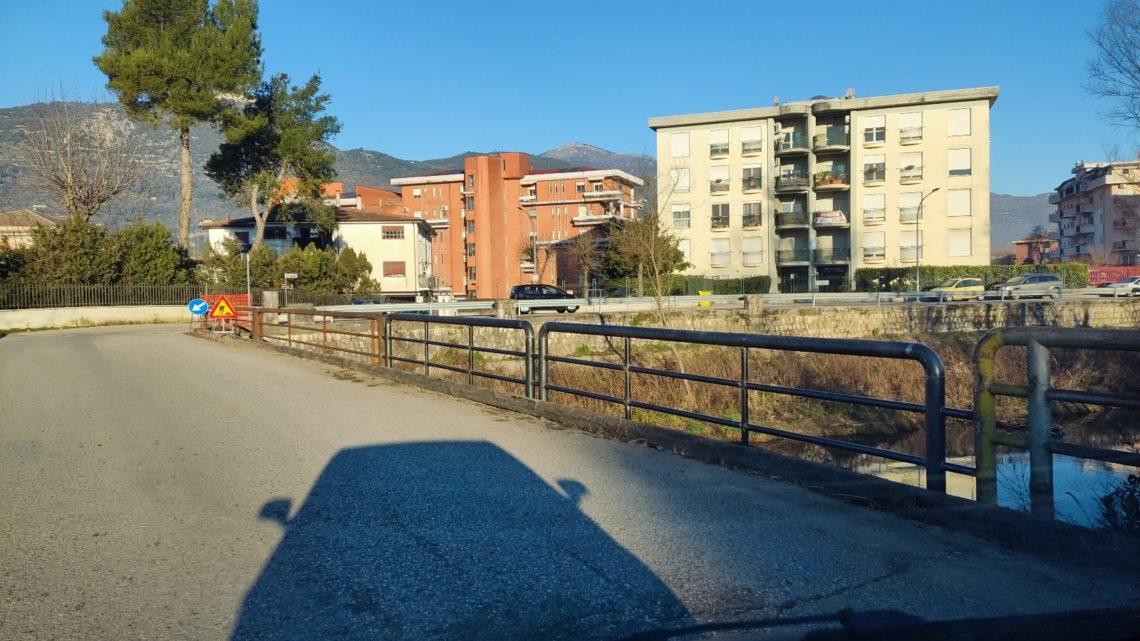 Ultimato il cantiere in via Palombara a Cassino, il ponte non è più trampolino