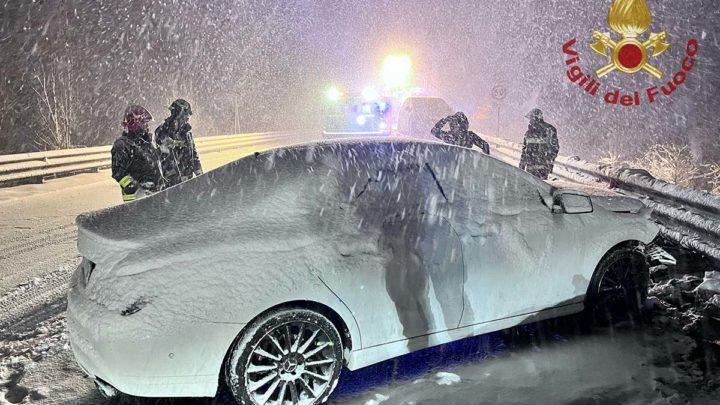 Emergenza neve in Molise, raffica di incidenti stradali – FOTO