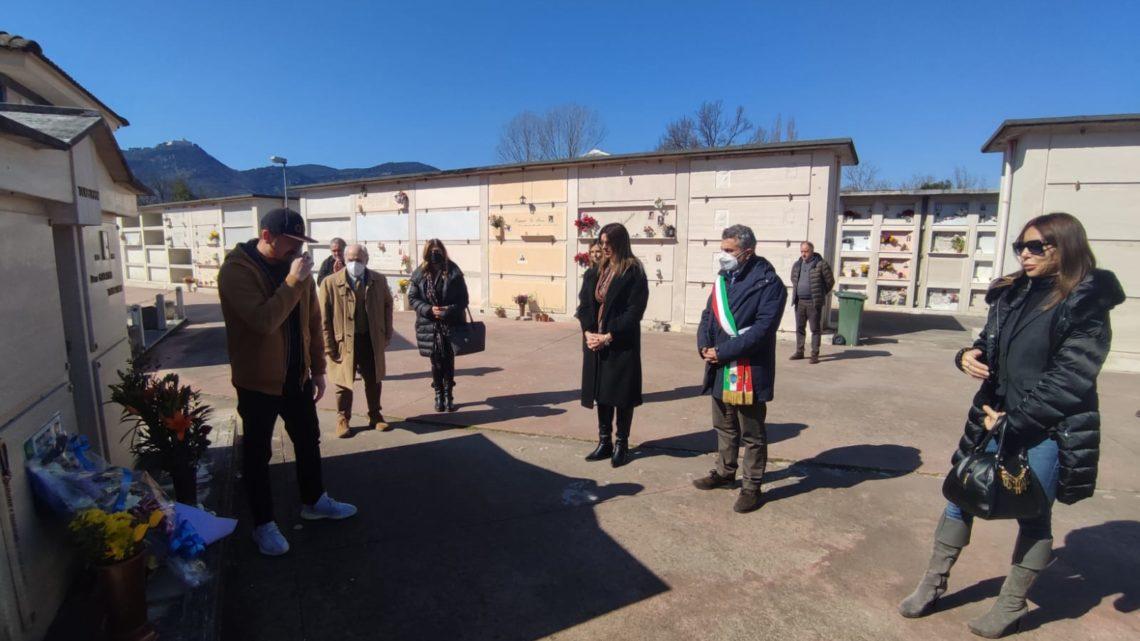 Cassino – Omaggio del sindaco Salera a Caludio Coccoluto ad un anno dalla scomparsa Cassino – Omaggio del sindaco Salera a Caludio Coccoluto ad un anno dalla scomparsa