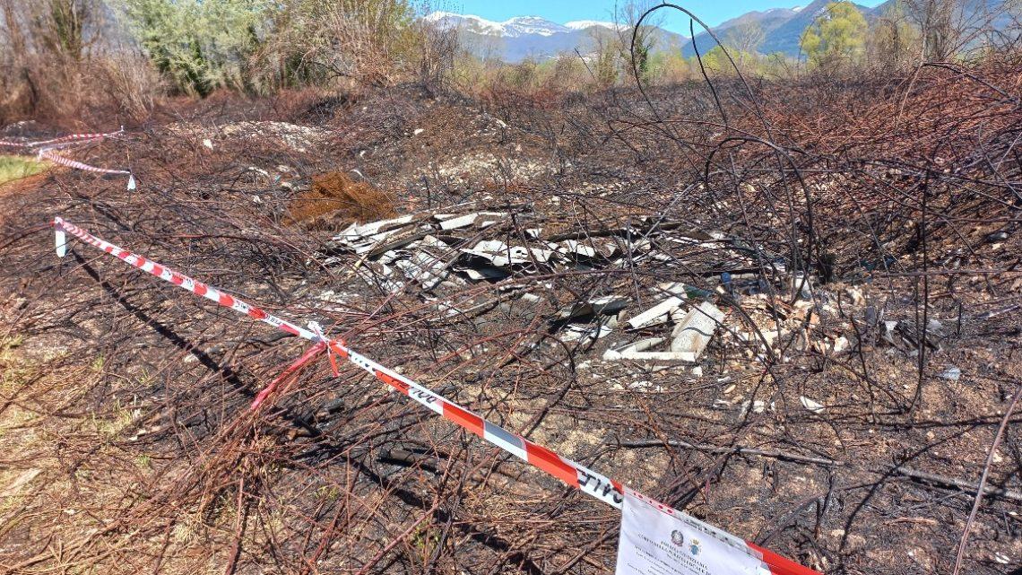 Cassino – Maxi discarica di rifiuti abbandonati sequestrata in località via Lago/via Pozzaga