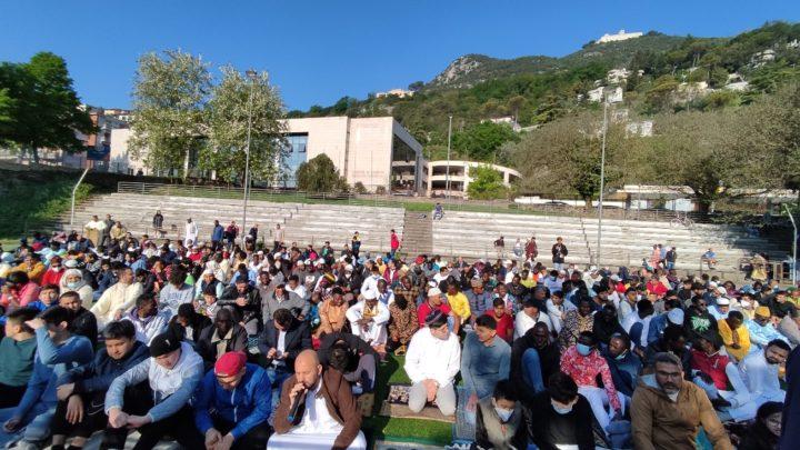 Eid al Fitr, musulmani pregano nella villa comunale a Cassino